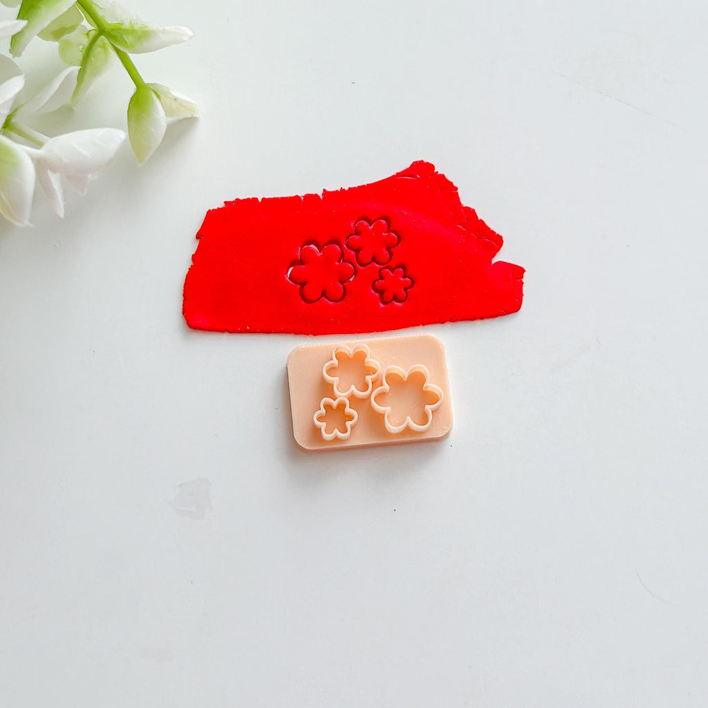 Flower Polymer Clay Micro Cutter (3–5 mm)